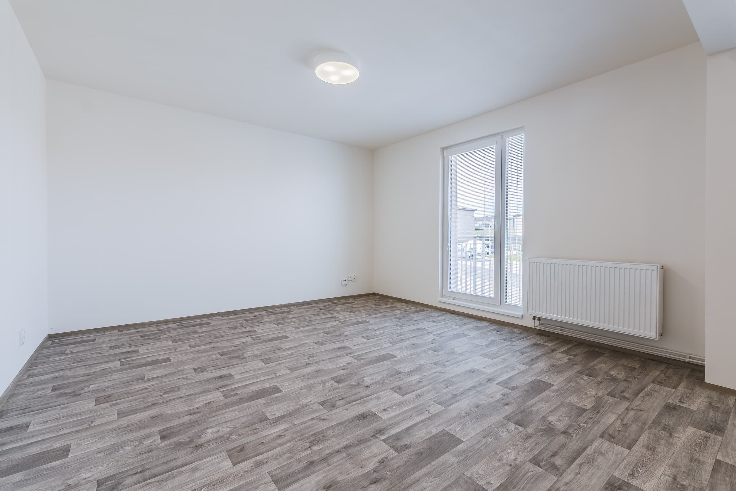 Pronájem bytu 1+kk s balkónem - foto 4
