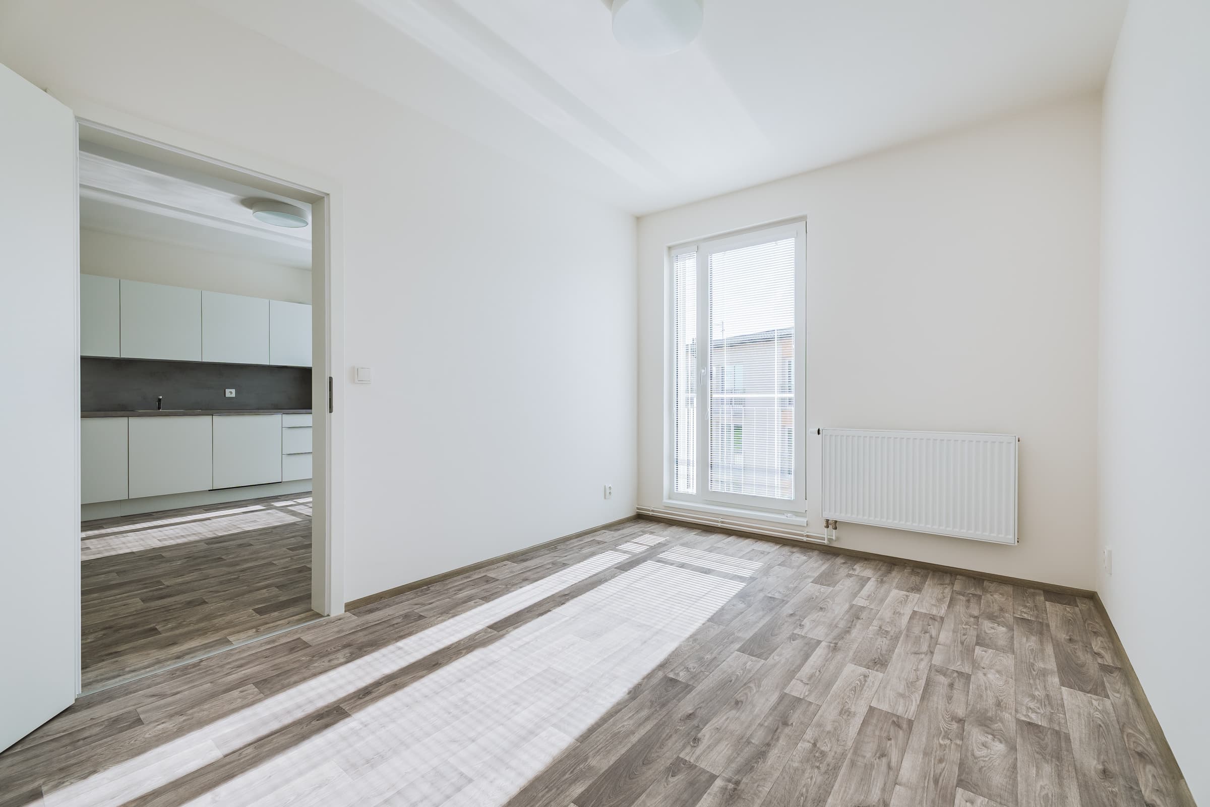 Pronájem bytu 2+kk s balkónem - foto 4